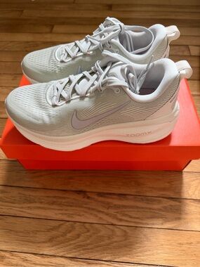 Nike Women’s Vomero Running Sneakers